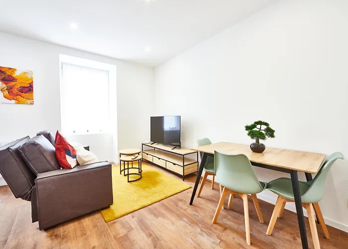Rt 0 - F3 - Au Rdc - 1 A 5 Pers Appartement